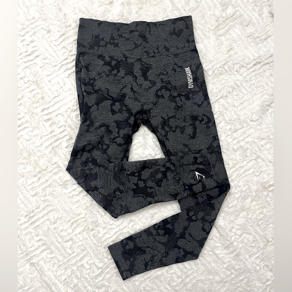 GYMSHARK Camo Leggings w/ Butt Scrunch
